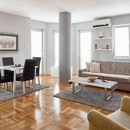 Bright Apartment Near City Center Skopje Esterno foto